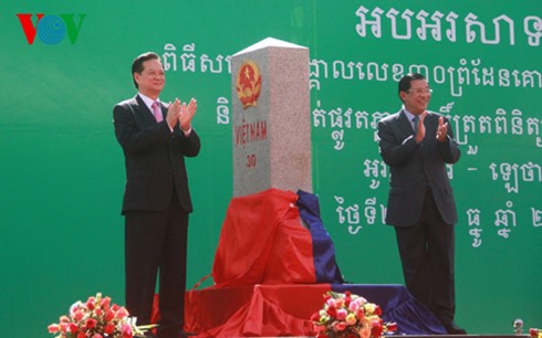 Public and external relations – key to success of Le Thanh International Border Crossing Station - ảnh 1